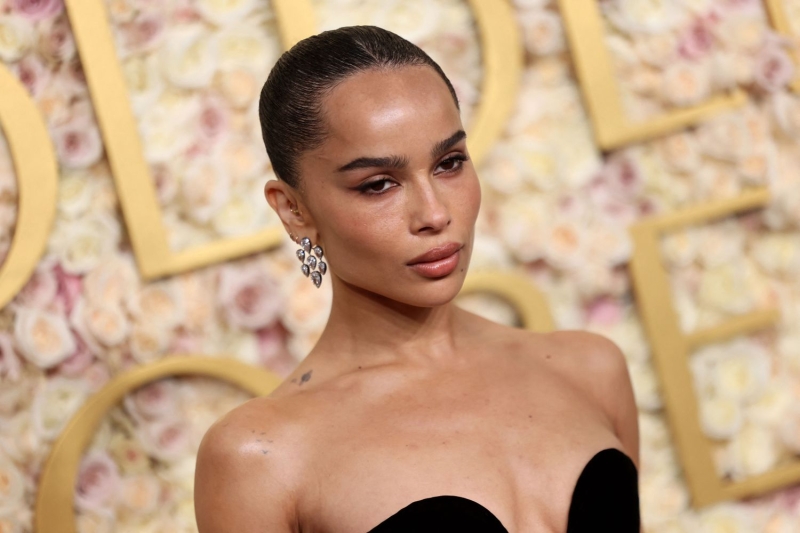 From Zendaya's waved bob to Zoë Kravitz's smoky eyeliner, the 2025 Golden Globes were stacked with epic beauty moments. Here, see all the biggest beauty moments from the night.