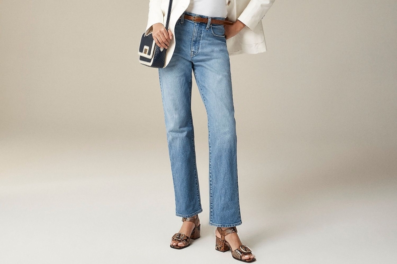 Grace Na, founder of Pistola denim, breaks down the five biggest denim trends for 2025, including barrel leg, wide-leg, straight leg, baggy, and sweatpants jeans. Shop the popular jeans styles from Pistola, Madewell, Nordstrom, and more.