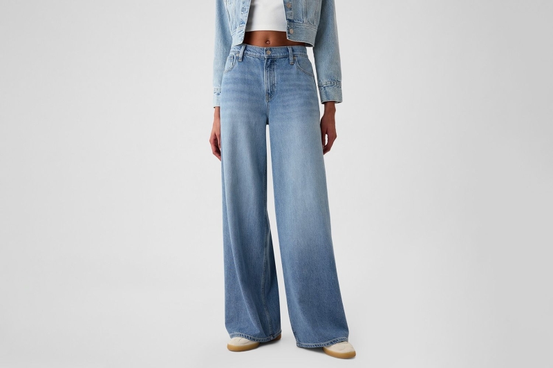 Grace Na, founder of Pistola denim, breaks down the five biggest denim trends for 2025, including barrel leg, wide-leg, straight leg, baggy, and sweatpants jeans. Shop the popular jeans styles from Pistola, Madewell, Nordstrom, and more.