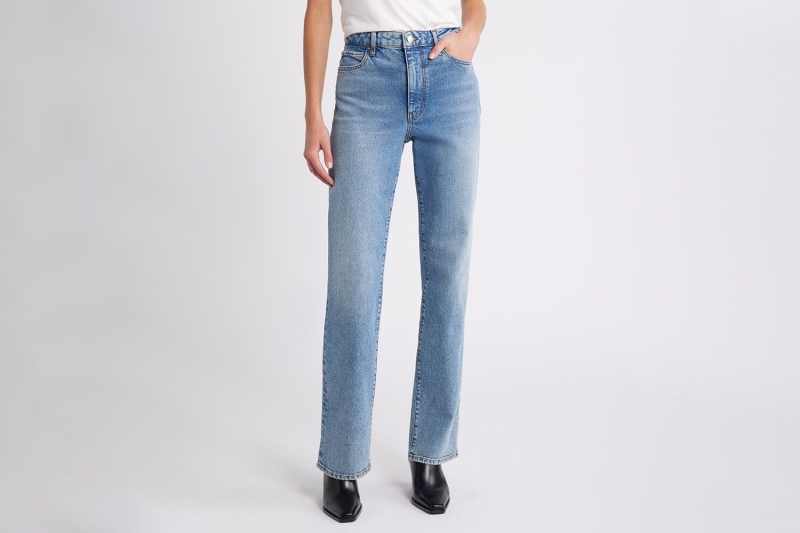 Grace Na, founder of Pistola denim, breaks down the five biggest denim trends for 2025, including barrel leg, wide-leg, straight leg, baggy, and sweatpants jeans. Shop the popular jeans styles from Pistola, Madewell, Nordstrom, and more.