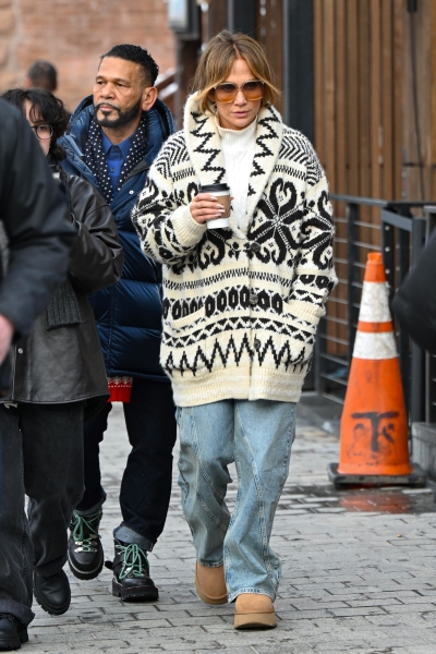 Jennifer Lopez Is Nailing Après-Ski Style in Aspen