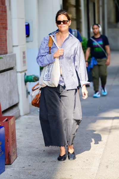 Katie Holmes Embraces Boyfriend Style