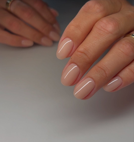 Simple, manicured, and shiny, soap nails are the perfect choice for those looking for a simple beauty refresh. Here, two manicurists walk us through exactly how to get the look.