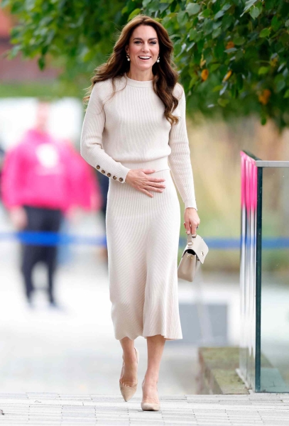 The royal’s fashion archive is a proverbial treasure trove of chic ideas that can be folded into your everyday wardrobe with ease. Ahead, we're breaking down all the best tricks and tips for how to dress like Kate Middleton—pulled straight from the Princess herself.