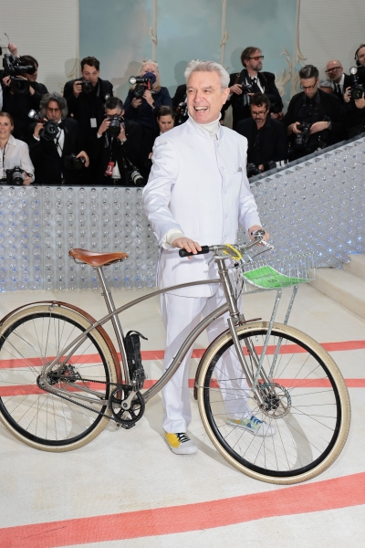 Timothée Chalamet Accessorizes His Premiere Outfit With a Lime Bike