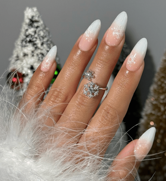 White ombré nails take the classic contrast of the French manicure and gives it a diffused and modern refresh. If you're looking for the best white ombré nails, here are 20 manicure ideas you're going to love.