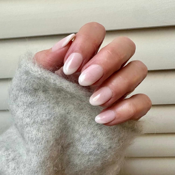 White ombré nails take the classic contrast of the French manicure and gives it a diffused and modern refresh. If you're looking for the best white ombré nails, here are 20 manicure ideas you're going to love.