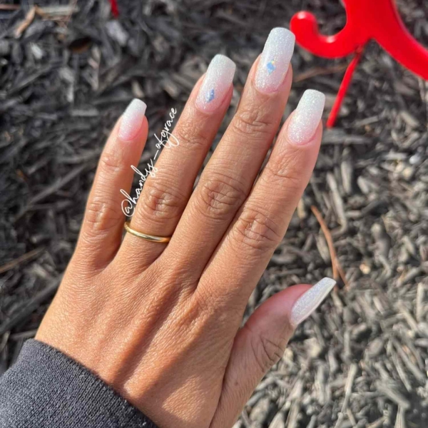 White ombré nails take the classic contrast of the French manicure and gives it a diffused and modern refresh. If you're looking for the best white ombré nails, here are 20 manicure ideas you're going to love.